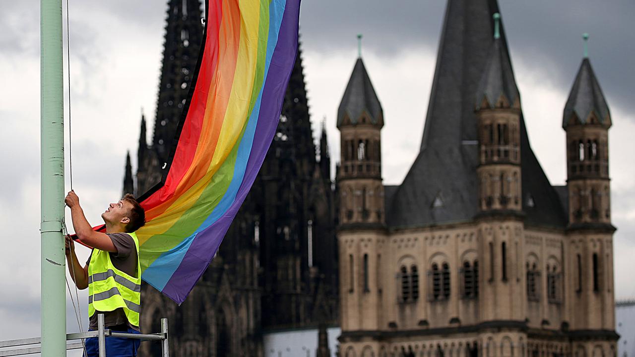 125 Kirchen-Mitarbeiter outen sich als queer