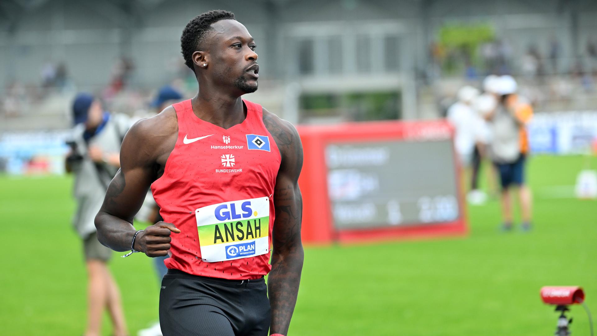 Der deutsche Leichtathlet Owen Ansah nach seinem Sieg im 100m Lauf der deutschen Meisterschaften in Wattenscheid