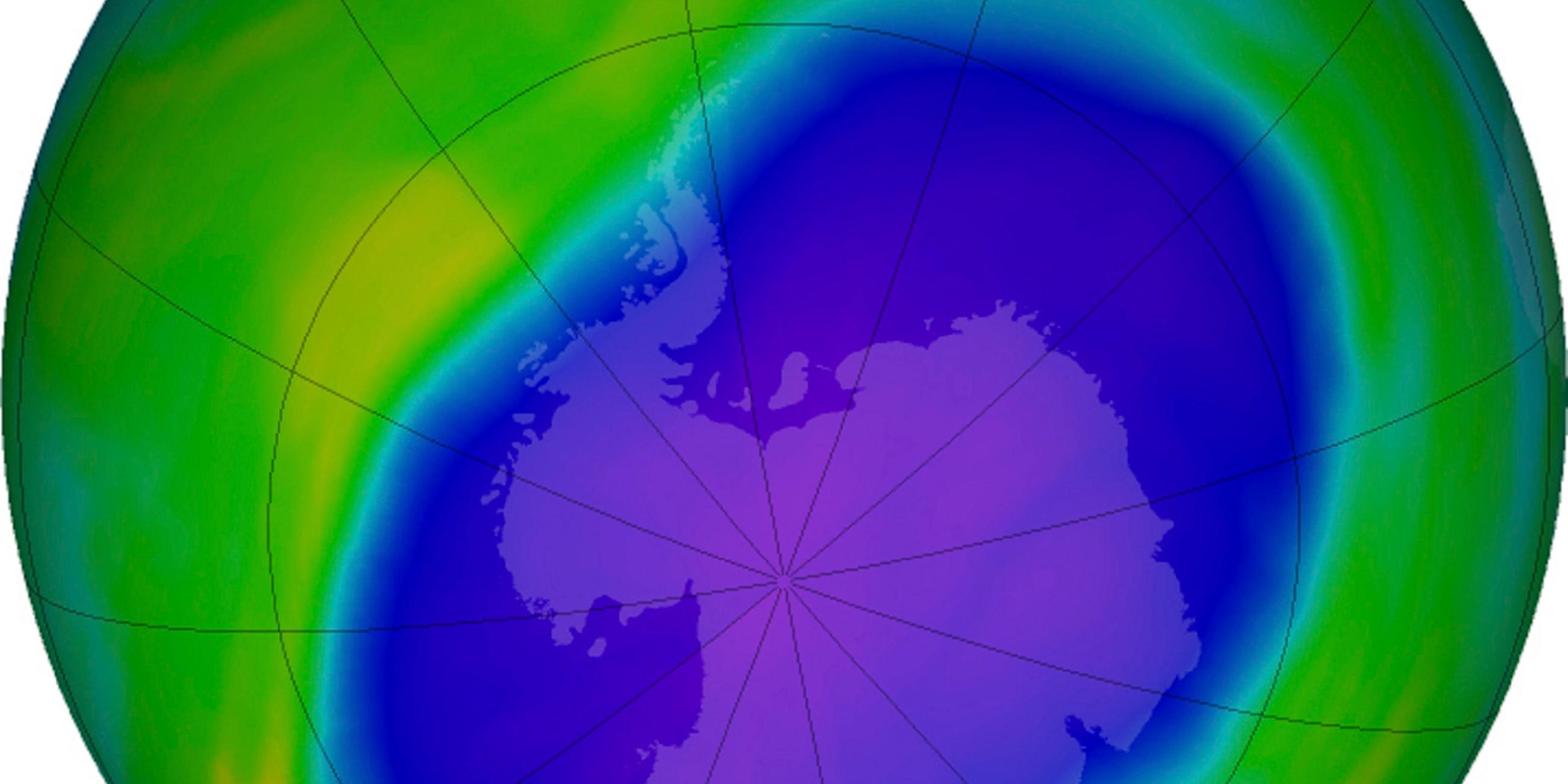 Die blaue und lila Fläche zeigt das Ozonloch im Oktober 2022.
