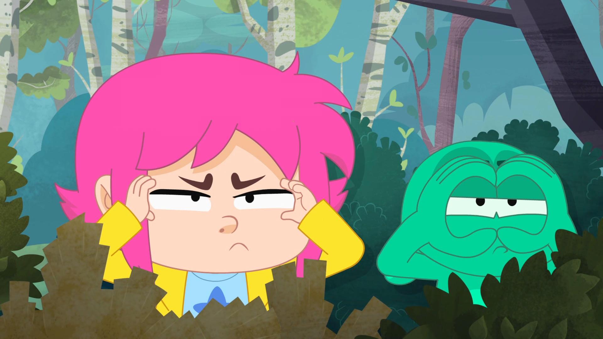 Rebecca und Ernest halten im Wald Ausschau. Mit ihren Händen tun sie so, als würden sie durch ein Fernglas schauen.