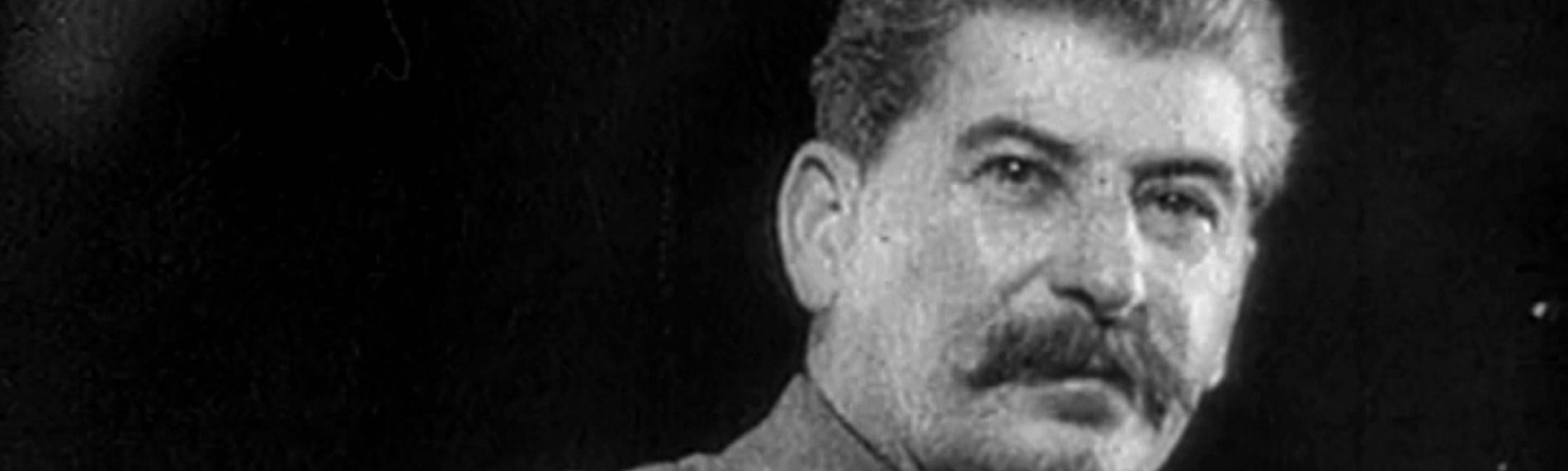 "Pakt der Diktatoren - Wie Hitler und Stalin den Weg in den Krieg planten": Schwarz-Weiß-Aufnahme Stalins.