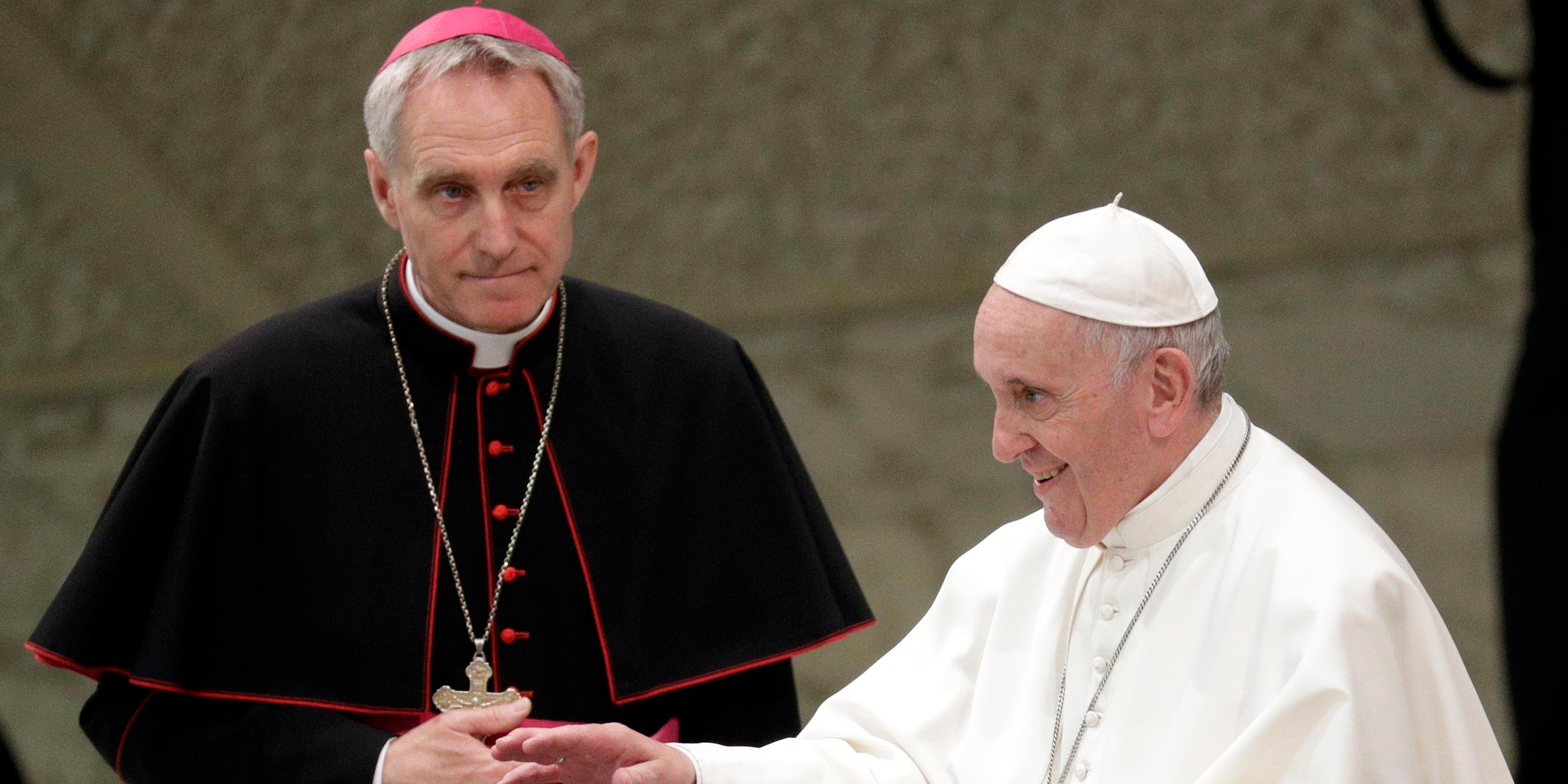 Papst Franziskus trifft Erzbischof Gänswein. (Archivbild)