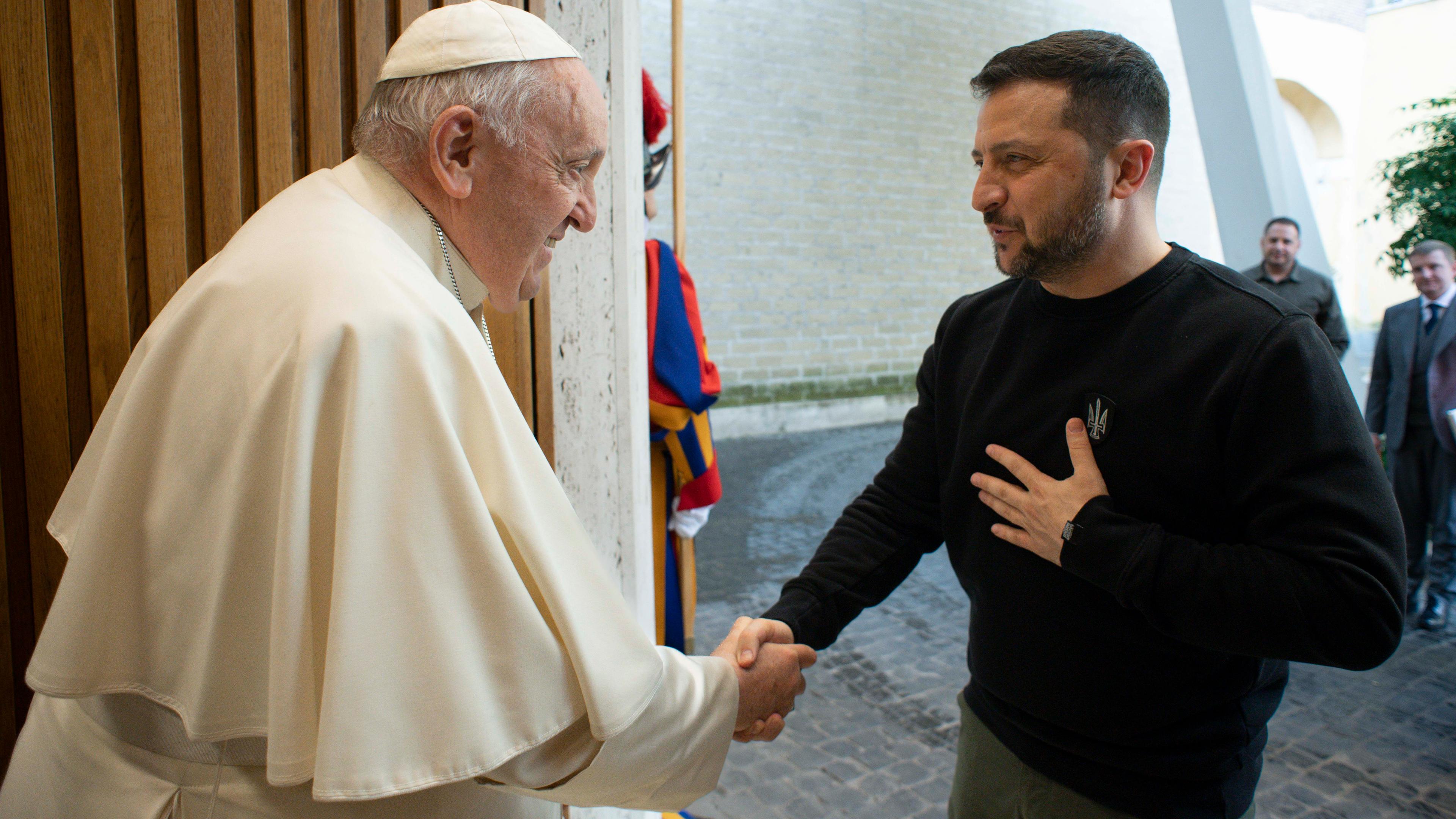 Papst Franziskus empfängt im Vatikan den ukrainischen Präsidenten Wolodymyr Selenskyj. 