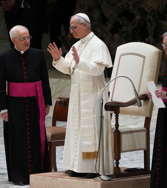 Papst Leo XIV. trifft sich zur Audienz mit internationalen Medienvertretern in der Halle Paul VI. im Vatikan.