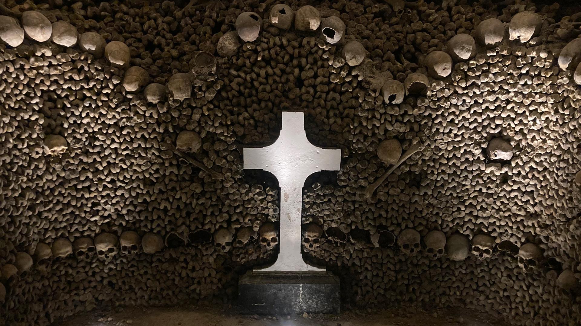 Größtes unterirdisches Beinhaus in Paris wieder offen