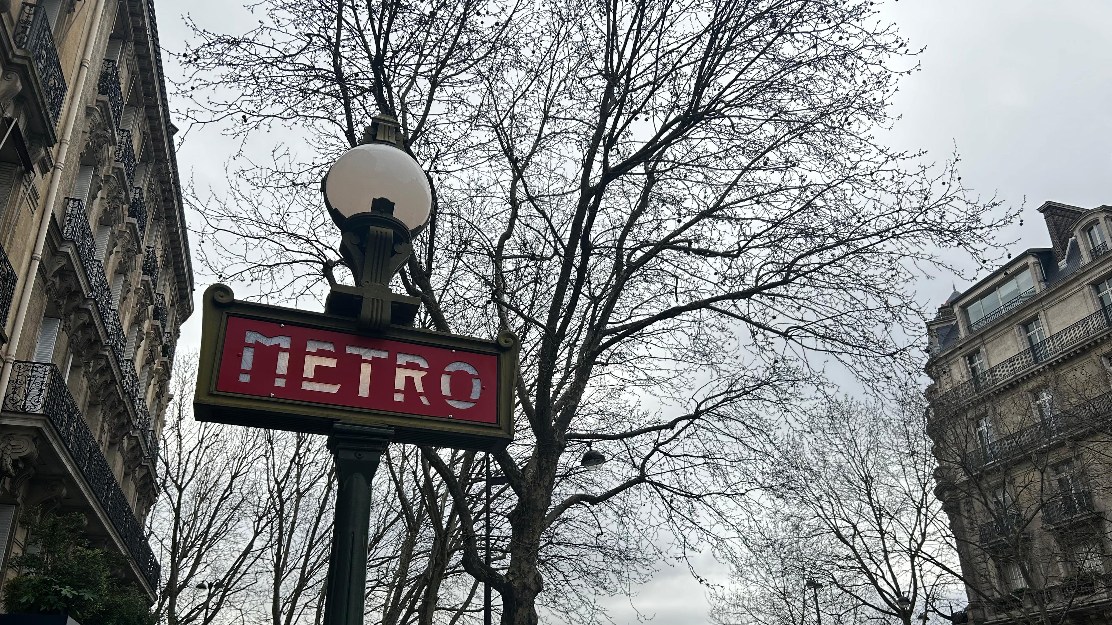 Metroschild aus Paris 