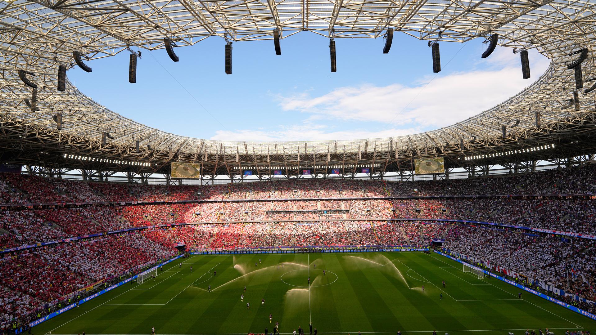 Blick aufs Stadion vor dem Spiel. 