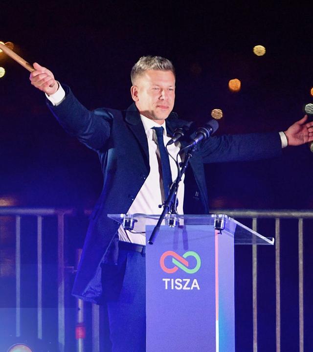 Viktor Orbán und Péter Magyar nebeneinander geschnitten.