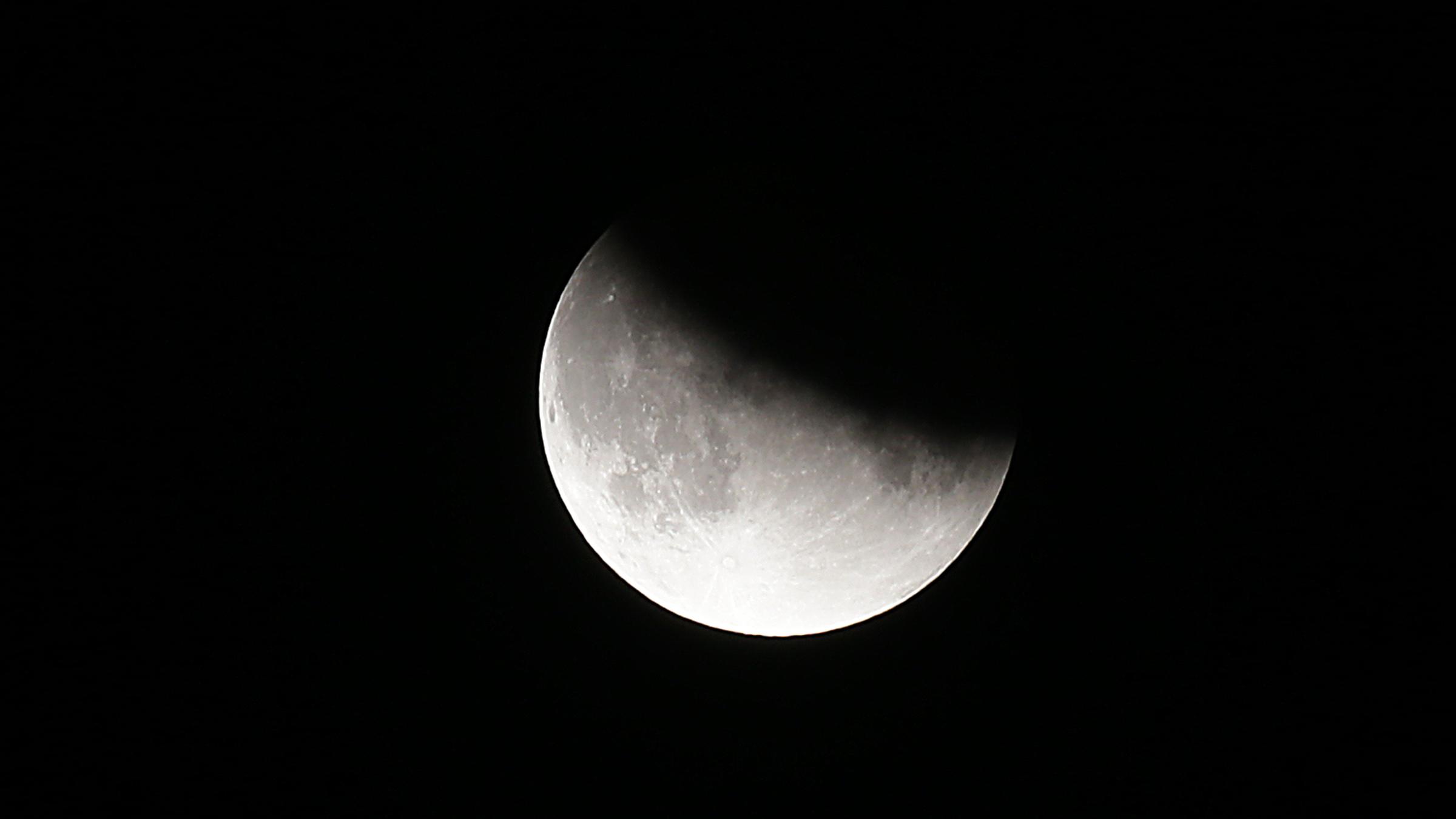 Partielle Mondfinsternis am 17.07.2019 in Berlin.