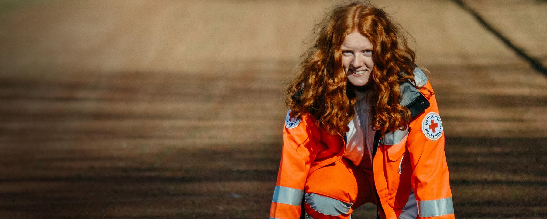 Paula Hofmann, wollte nach dem Abitur eigentlich ein Jahr nach Peru und macht stattdessen nun ein freiwilliges soziales Jahr im Rettungsdienst beim Deutschen Roten Kreuz.