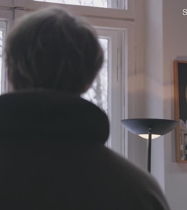 Protagonist Kai von hinten