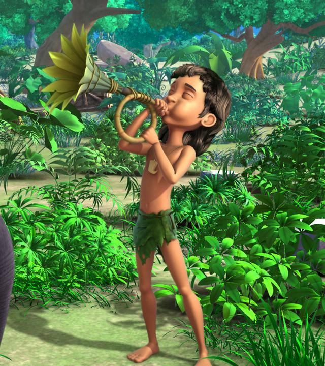 Mogli hat ein Horn in der Hand und bläst hinein.