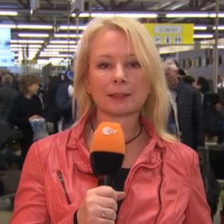 Schalte mit Stefanie Hayn zu Warnstreik an Berliner Flughäfen