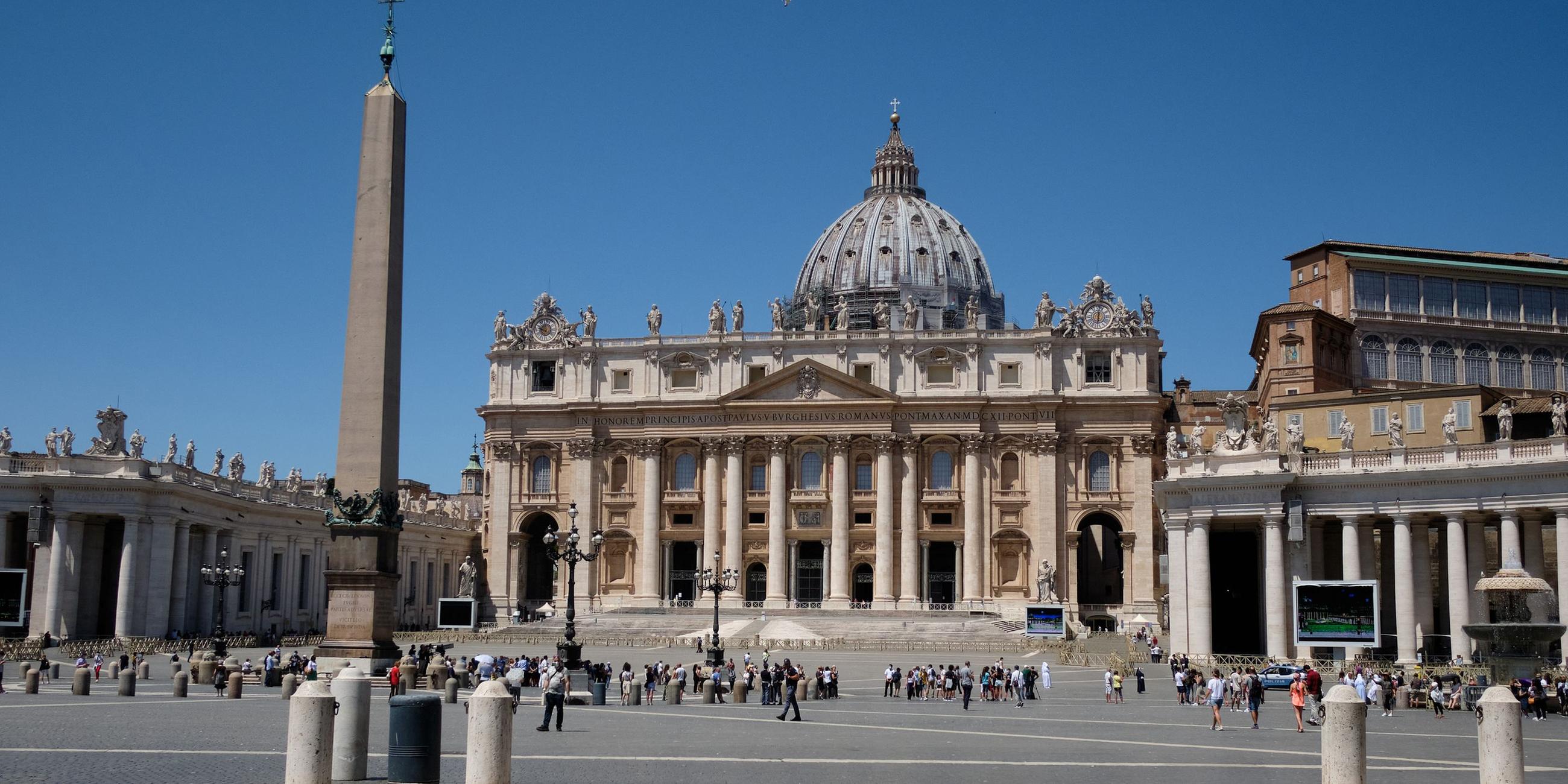 Der Petersplatz im Vatikan. Symbolbild