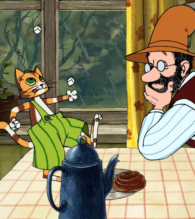 Findus springt auf dem Küchentisch herum und jongliert mit Zuckerwürfeln, Pettersson hört ihm zu.