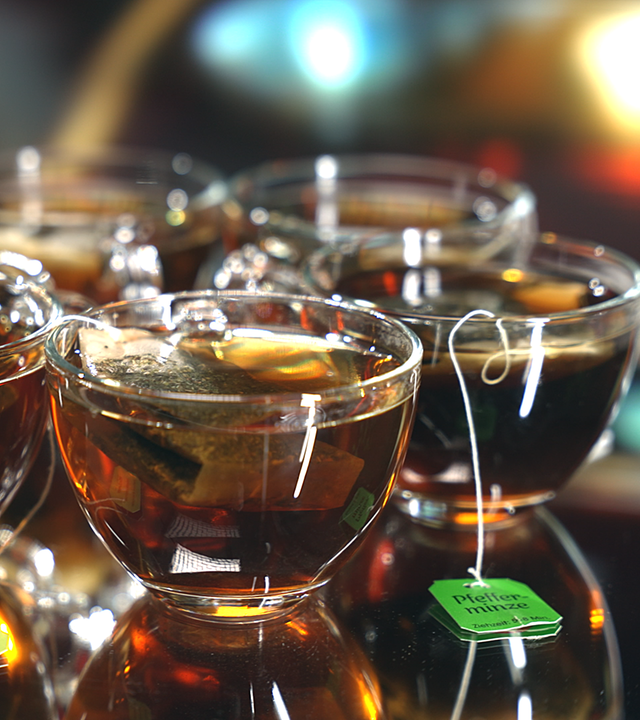 WISO checkt Pfefferminztee vom Discounter- und Marken