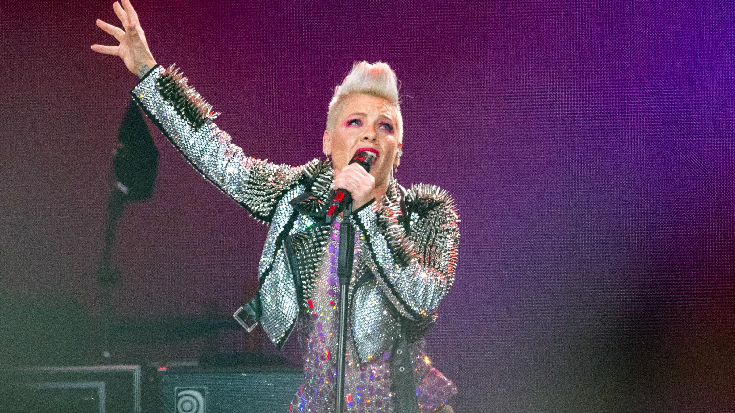 Popstar Pink bei ihrem Konzert