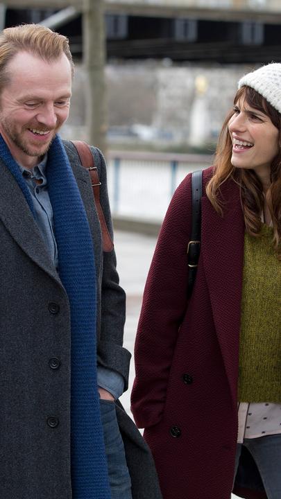 Das erste Treffen beginnt mit einem Spaziergang am Südufer der Themse: Nancy (Lake Bell) und Jack (Simon Pegg).