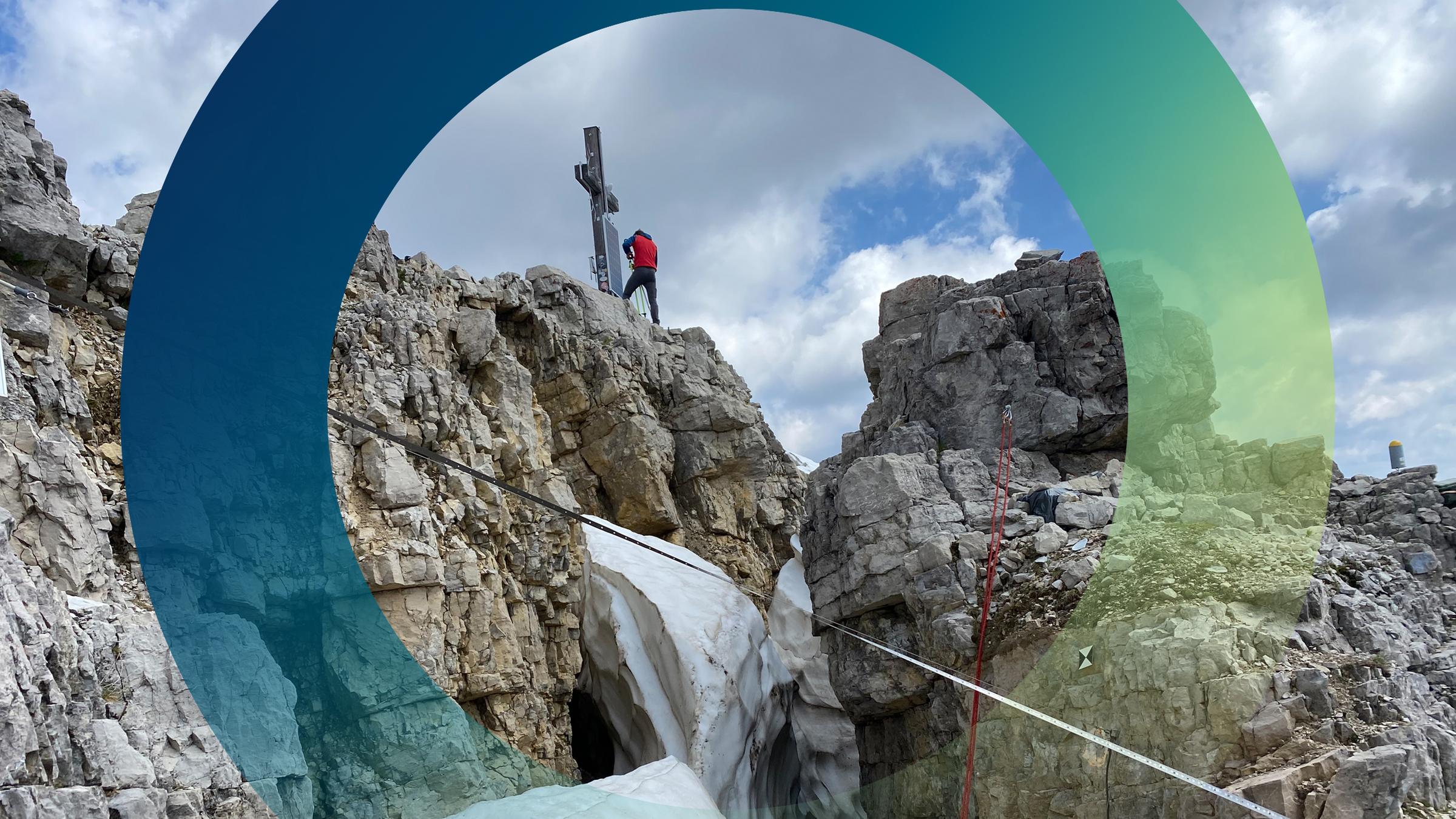 Wissenschaftler erforschen die Gefahr von Felsstürzen auf dem Gipfel des Hochvogel.