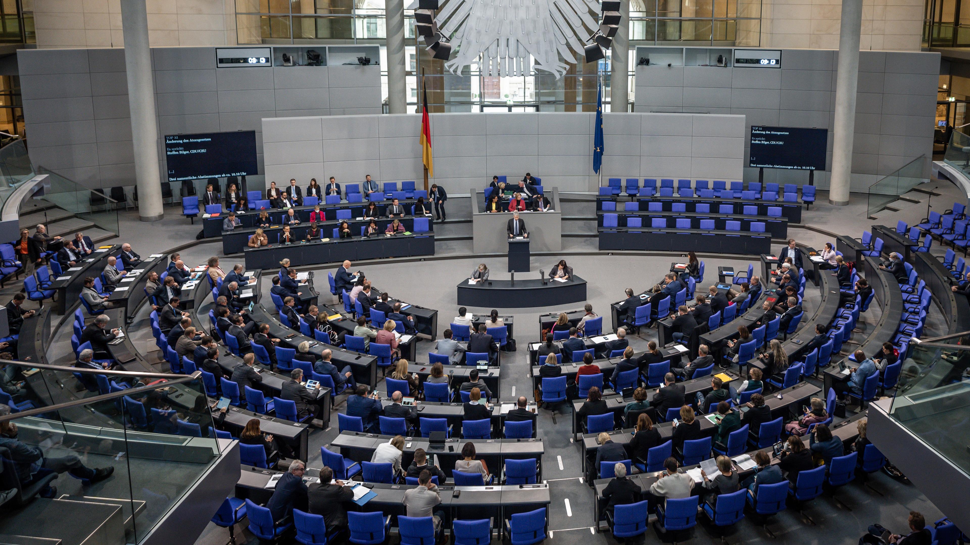 Blick in den Plenarsaal im Deutschen Bundestag.