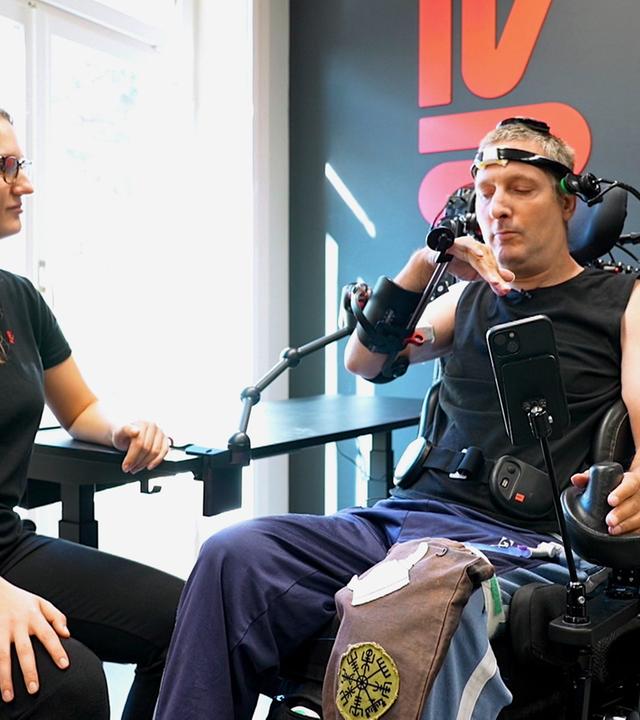 Guido (r.) nach vier Monaten Forschung im Labor in Lausanne