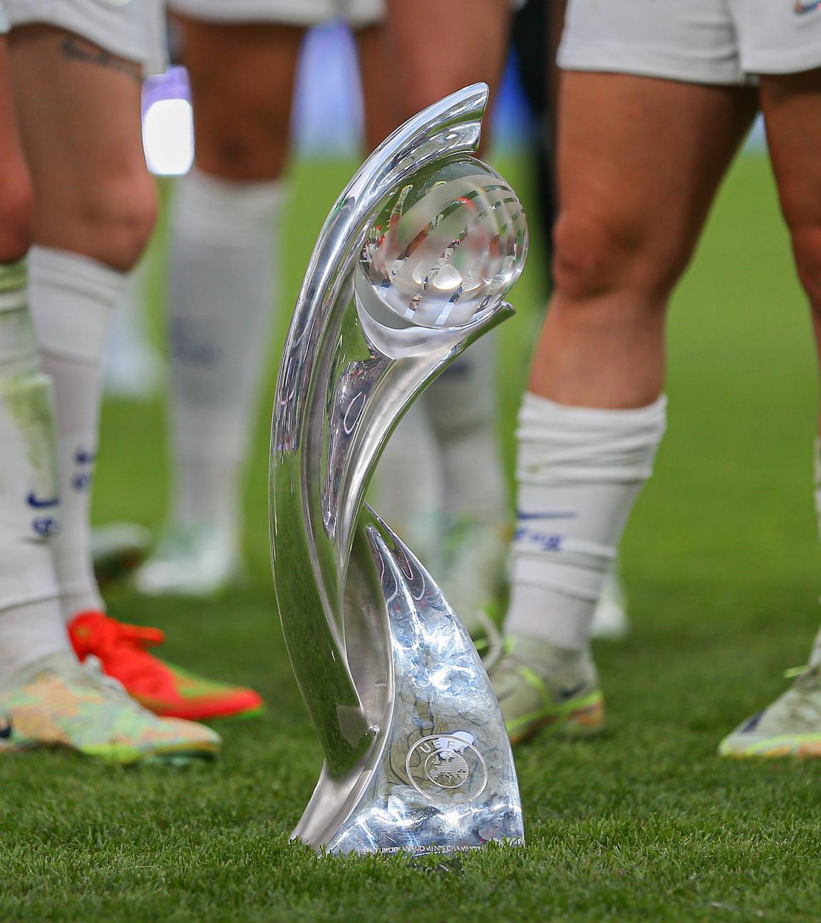 Großbritannien, Manchester: Pokal der Frauen Fußball-EM 2022