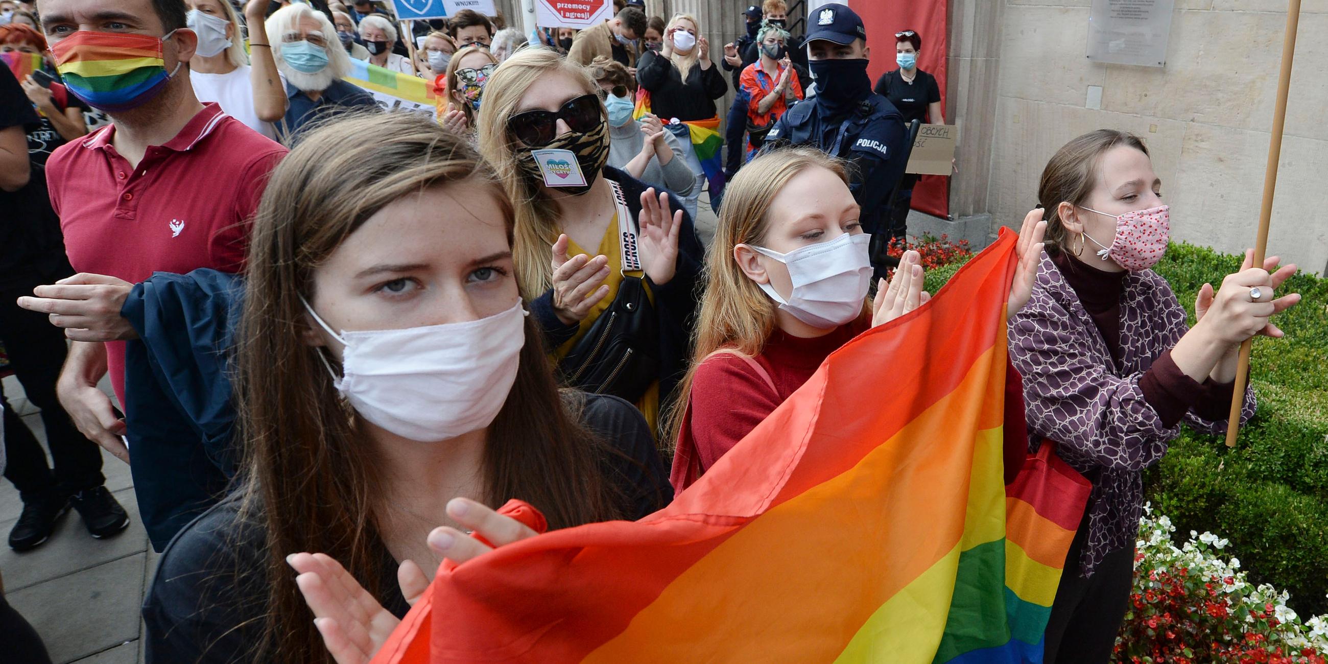Demo der LGBTQ+-Community in Warschau, Polen