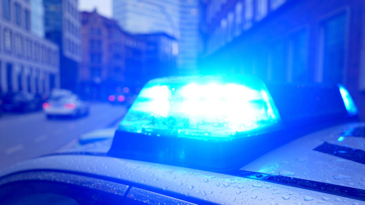 ハンブルクでケルンファン襲撃：400人チェック