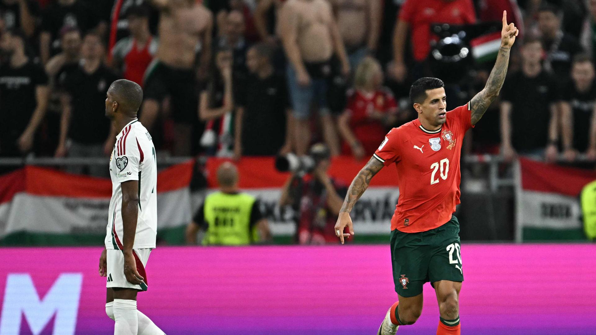 Portugals Joao Cancelo jubelt über seinen Siegtreffer