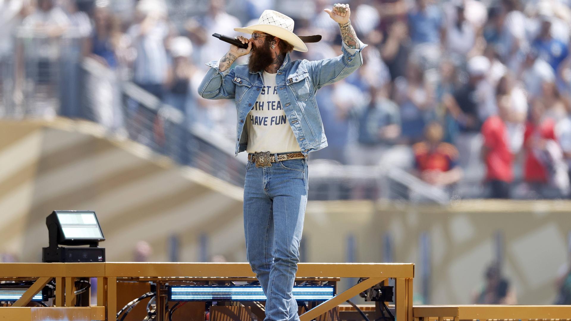 Der amerikanische Rapper Post Malone singt bei der Eröffnungsshow des Finals der WM-2026 in New York
