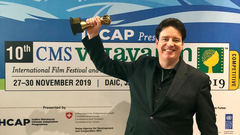 10th CMS VATAVARAN – Environment and Wildlife Film Festival: Der prämierte Autor Andreas Ewels mit dem Preis (Award Wildlife Convervation)