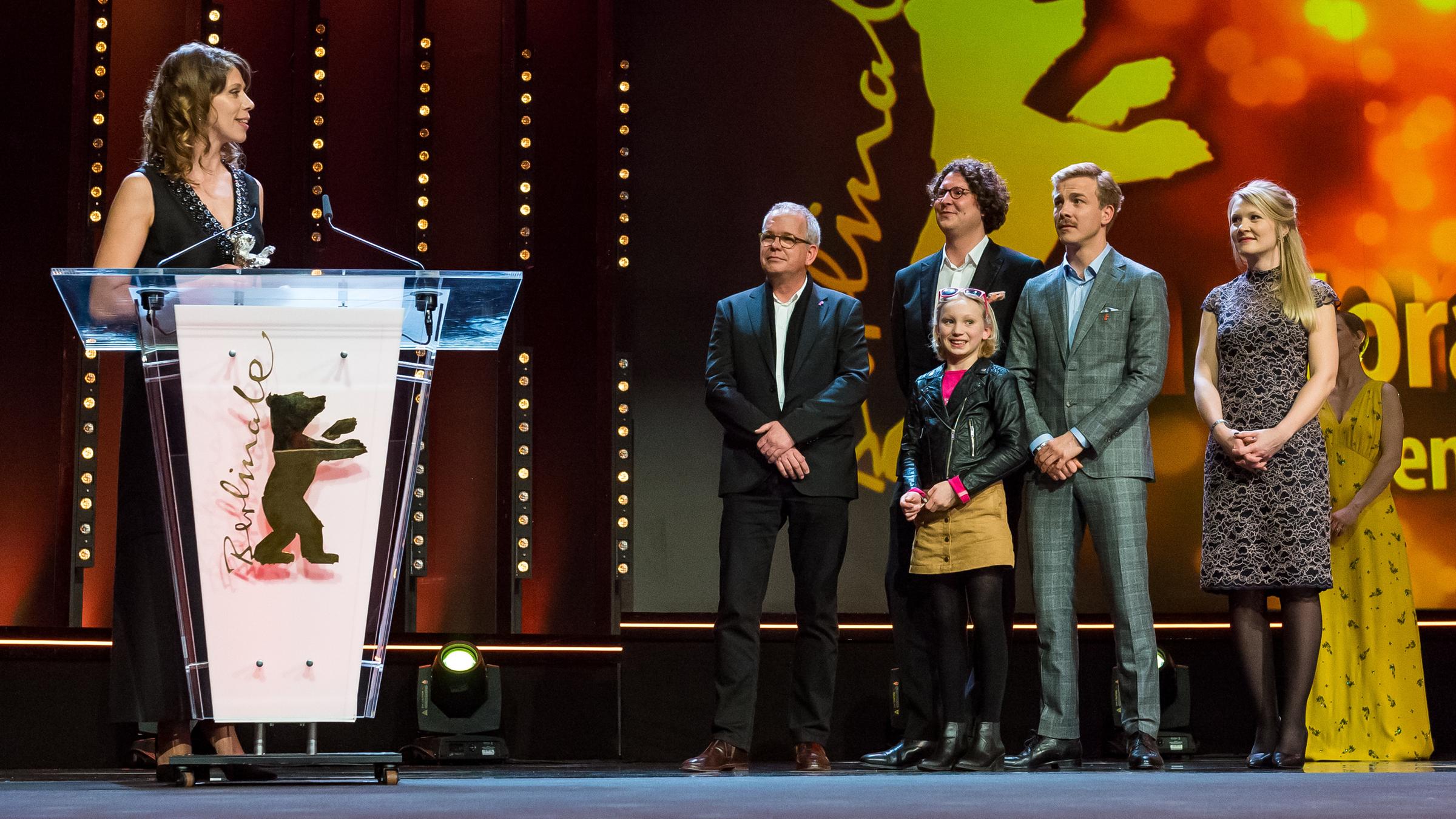 "Berlinale 2019: Bärenverleihung": Nora Fingscheidt mit Team