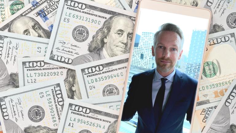Screenshot Video-Serie "10 steps to power" - Bad Banks is back: Porträt von Gabriel Fenger (Barry Atsma) vor Dollarnoten