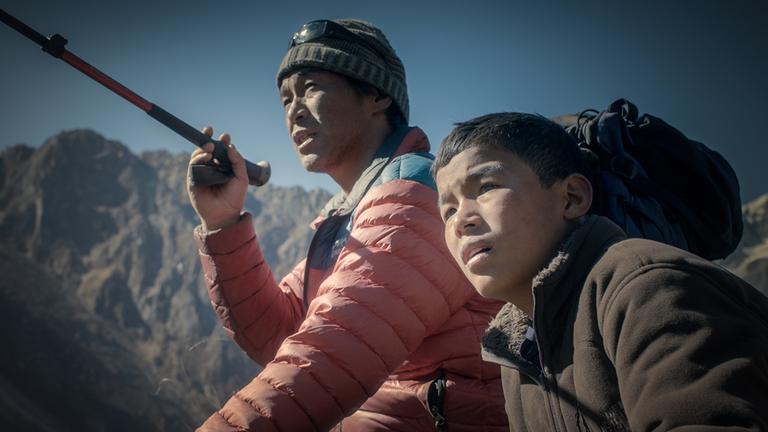 Die Wand der Schatten: Ngada und Dawa Sherpa
