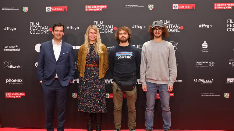 Jean-Christoph Caron, Redaktionsleiter Dokumentationen bei phoenix (ZDF), Regisseurin Juliane Tutein, und Teammitglieder aus Belarus.