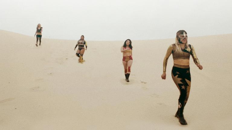 "Luchadoras - Kämpferinnen aus Mexiko": Die Kämpferinnen in der Wüste von Ciudad Juarez. Von rechts nach Links: Baby Star, Lady Candy, Zafiro, Miss Kath.