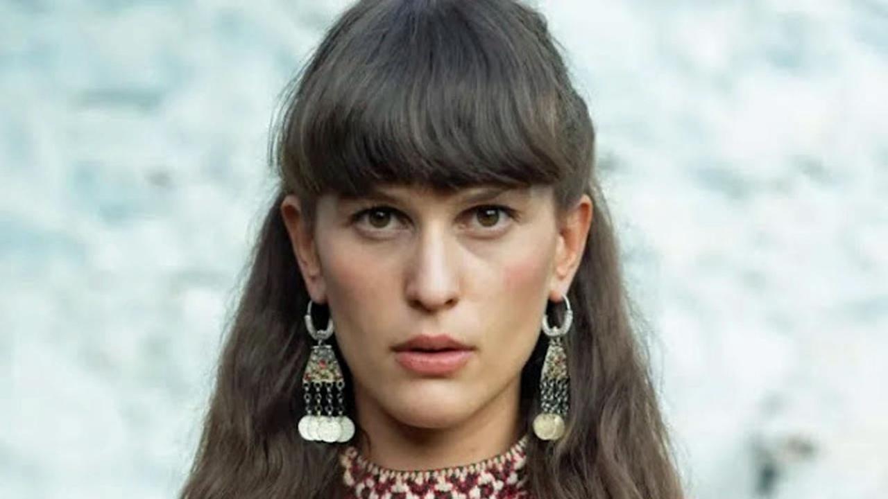 "Die albanische Jungfrau": Luana ( Rina Krasniqi) im Porträt.