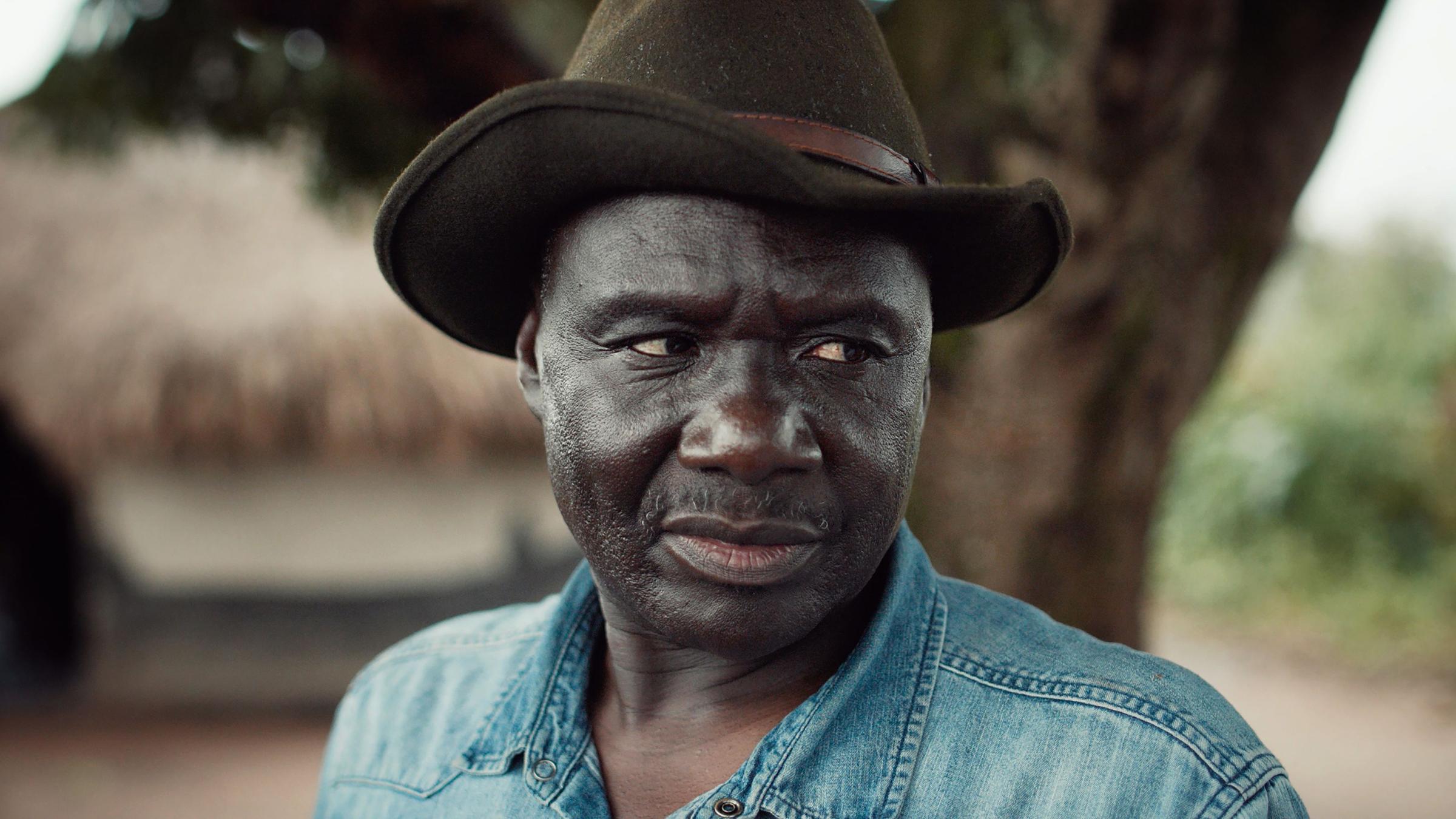 "Theatre of Violence": Krispus Ayena, der Dominic Ongwen vor Gericht vertritt