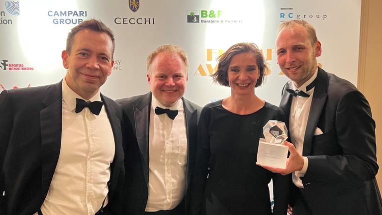 Februar 2023: Verleihung des Foreign Press Award an Diana Zimmermann (3. v.l.)