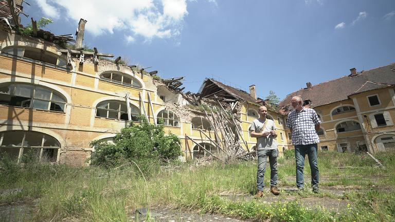 „Re: Theresienstadt und das Lager – Maroder Gedenkort oder lebenswerte Stadt“  (ARTE): 