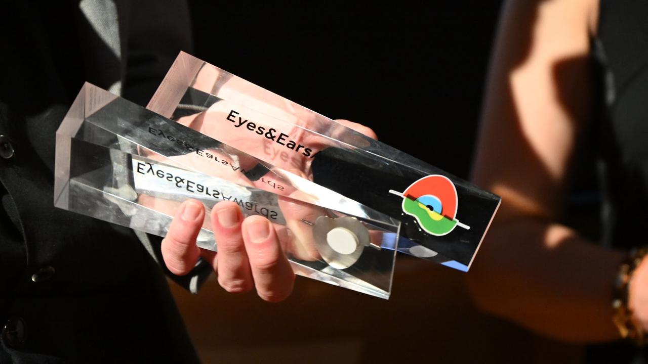 Die Gold Trophys der Eyes & Ears Awards