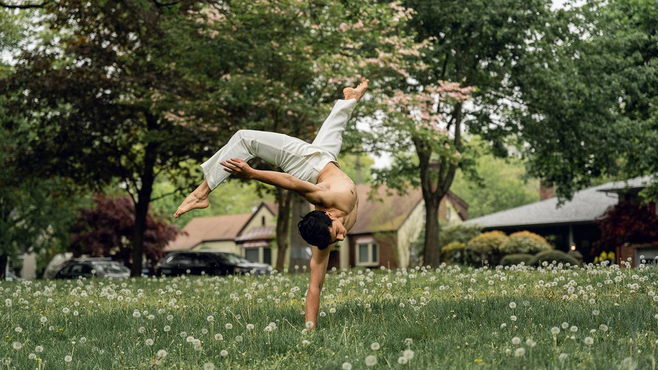 Call me Dancer - Von Mumbai nach New York (Arte): Manish tanzt in den Parks von New York City. 