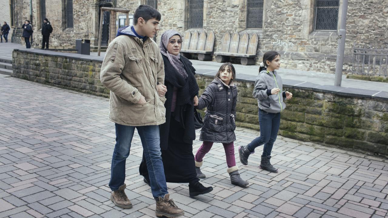  "Das Schicksal der Kinder von Aleppo": Hala Qasmo in Goslar mit ihrem Sohn Mohammed und ihren Töchtern Sara und Farah.