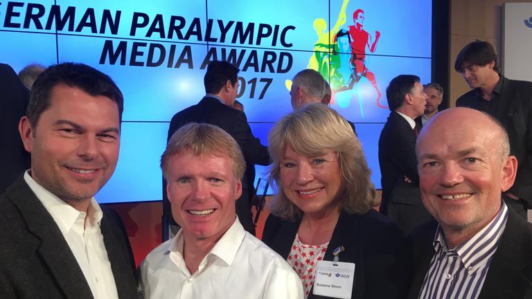 Verleihung des "Paralympic Media Award" am 29. März 2016 in Berlin: V.l.n.r. Yorck Polus, Matthias Berg, Susanne Simon, Peter Leissl