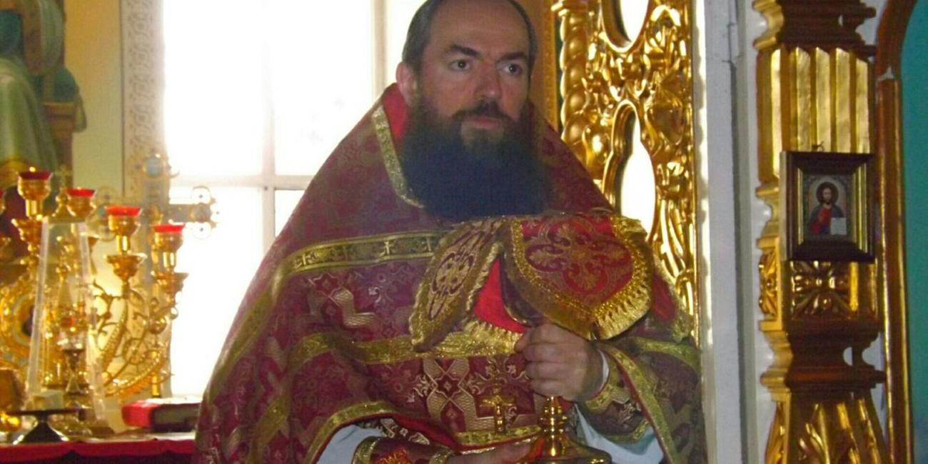 Sieht Jan Marsalek zum Verwechseln ähnlich: der russische Priester Konstantin Bajazow