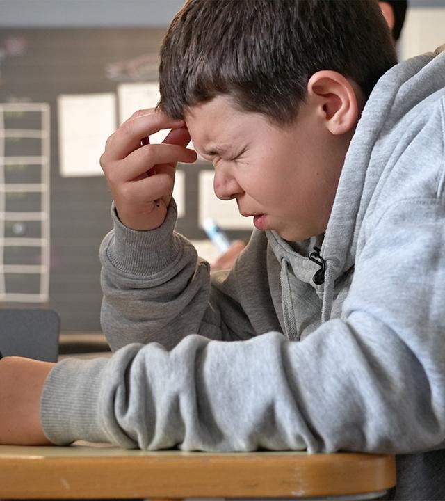 rec. Privatschulen – Warum wenden sich Familien von der Volksschule ab? Der 14-jährige Gian war in der Volksschule überfordert.  Copyright: SRF