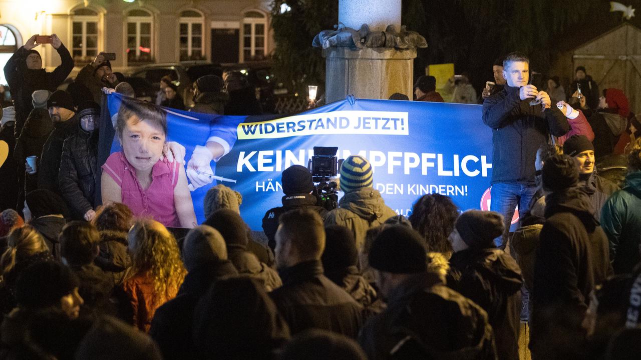 Verfassungsschutz Sachsen: "Die Lage ist ernst"