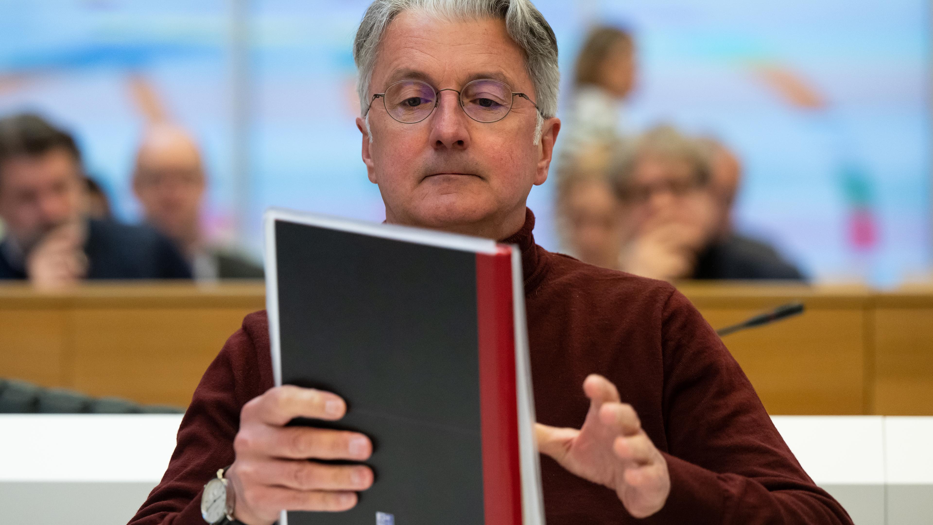 Manipulation von DieselMotoren Wende im AudiProzess ZDFheute