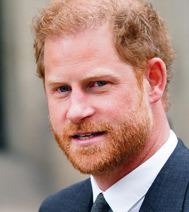 Der britische Prinz Harry im Anzug