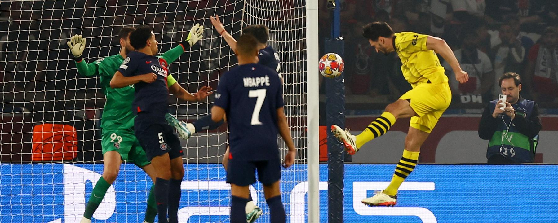 PSG - Borussia Dortmund: Mats Hummels köpft das 1:0